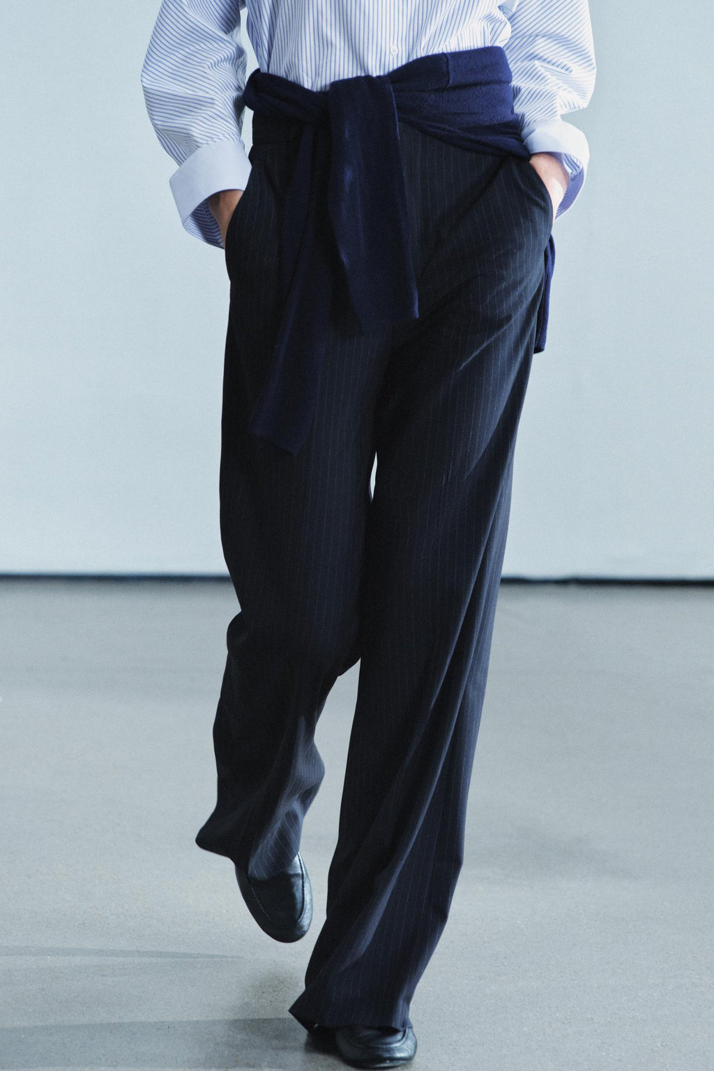 HIGH-WAIST TROUSERS