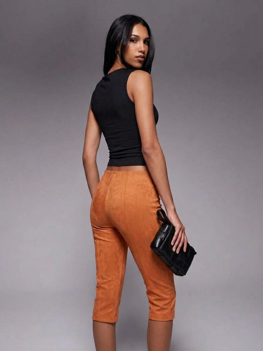 THE SIGNATURE SUEDE CAPRI
