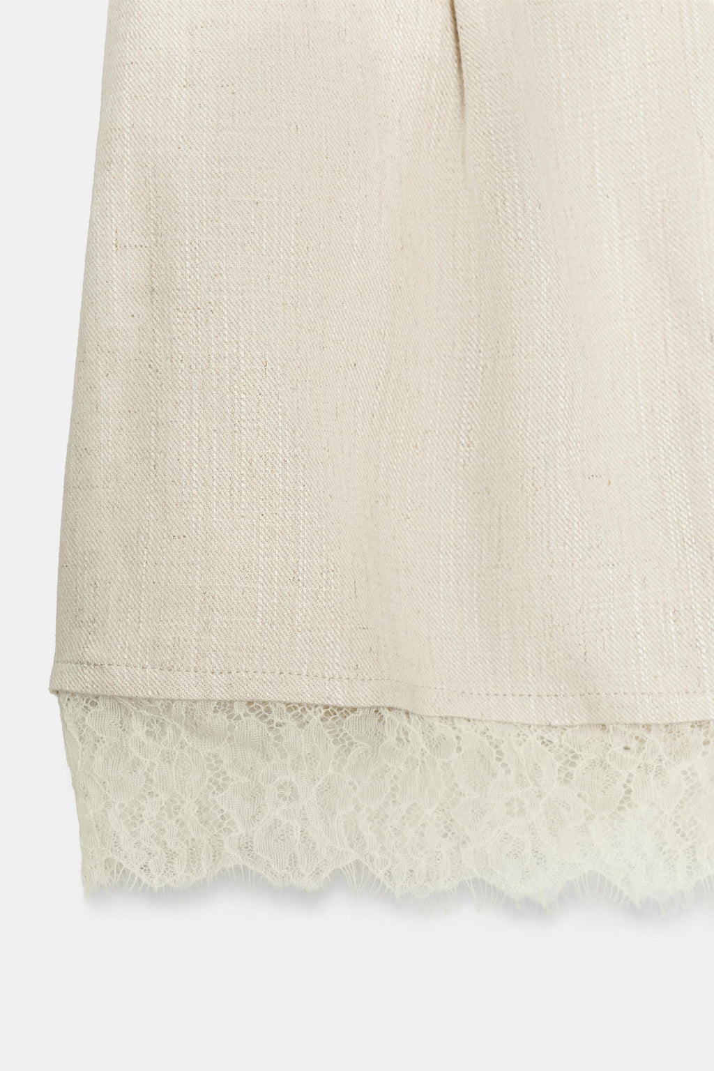 BERMUDA SHORTS WITH LACE TRIM