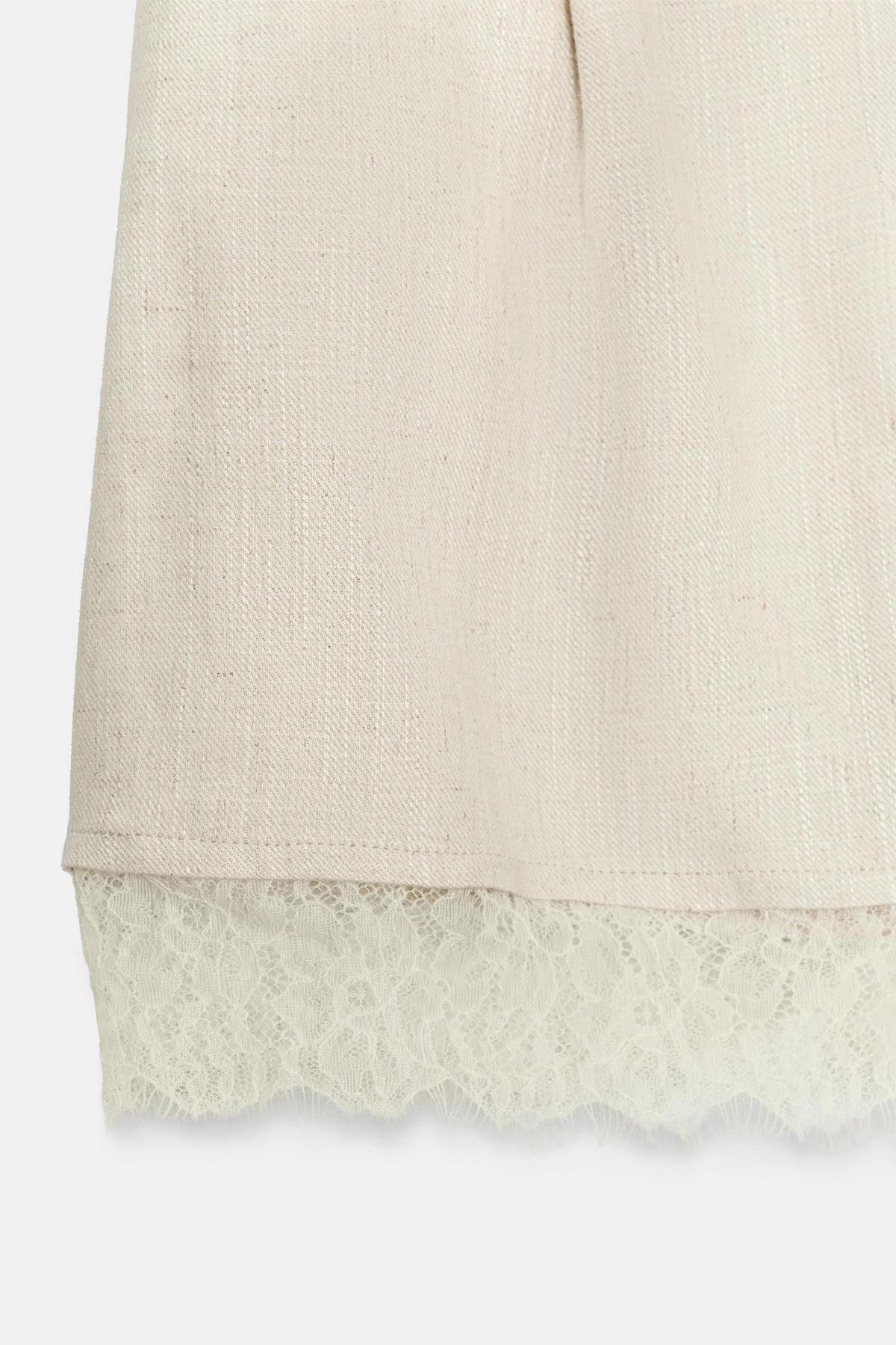 BERMUDA SHORTS WITH LACE TRIM